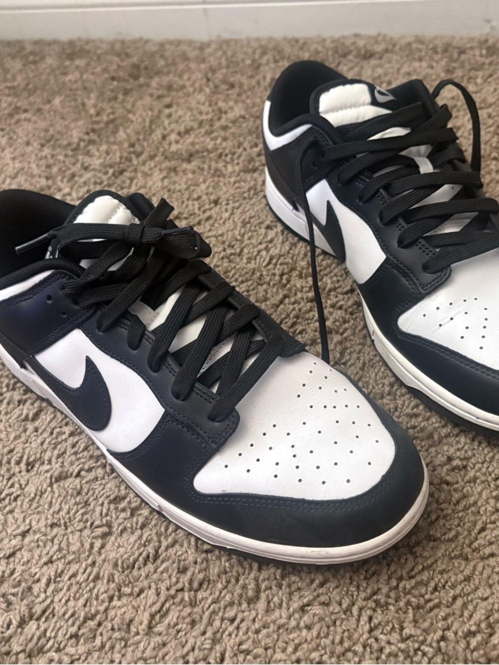 Nike Black and White Men's Low-Top Athletic Sneakers